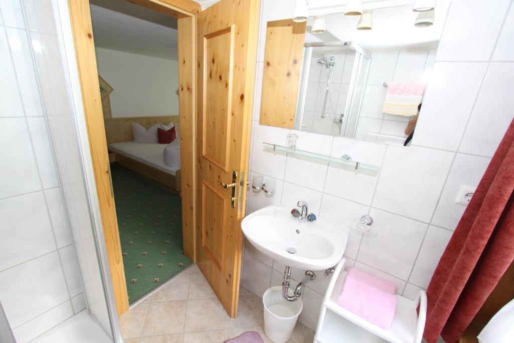 Hotel Haus Boedele Sankt Leonhard im Pitztal Pokoj fotografie